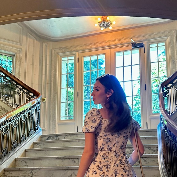 Meet your Posher, Julia - Picture 1 of 1